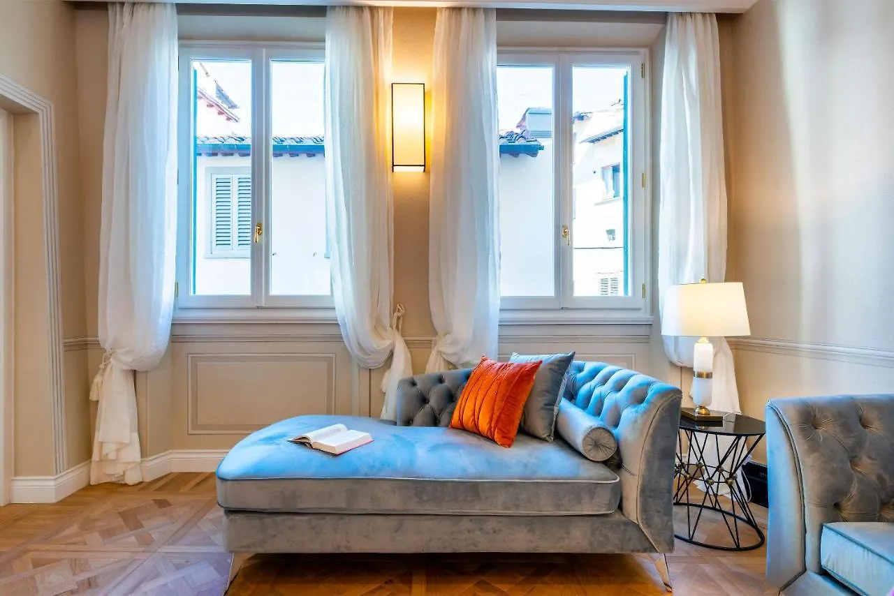 Apartment Genteel Home Via Della Spada Florence