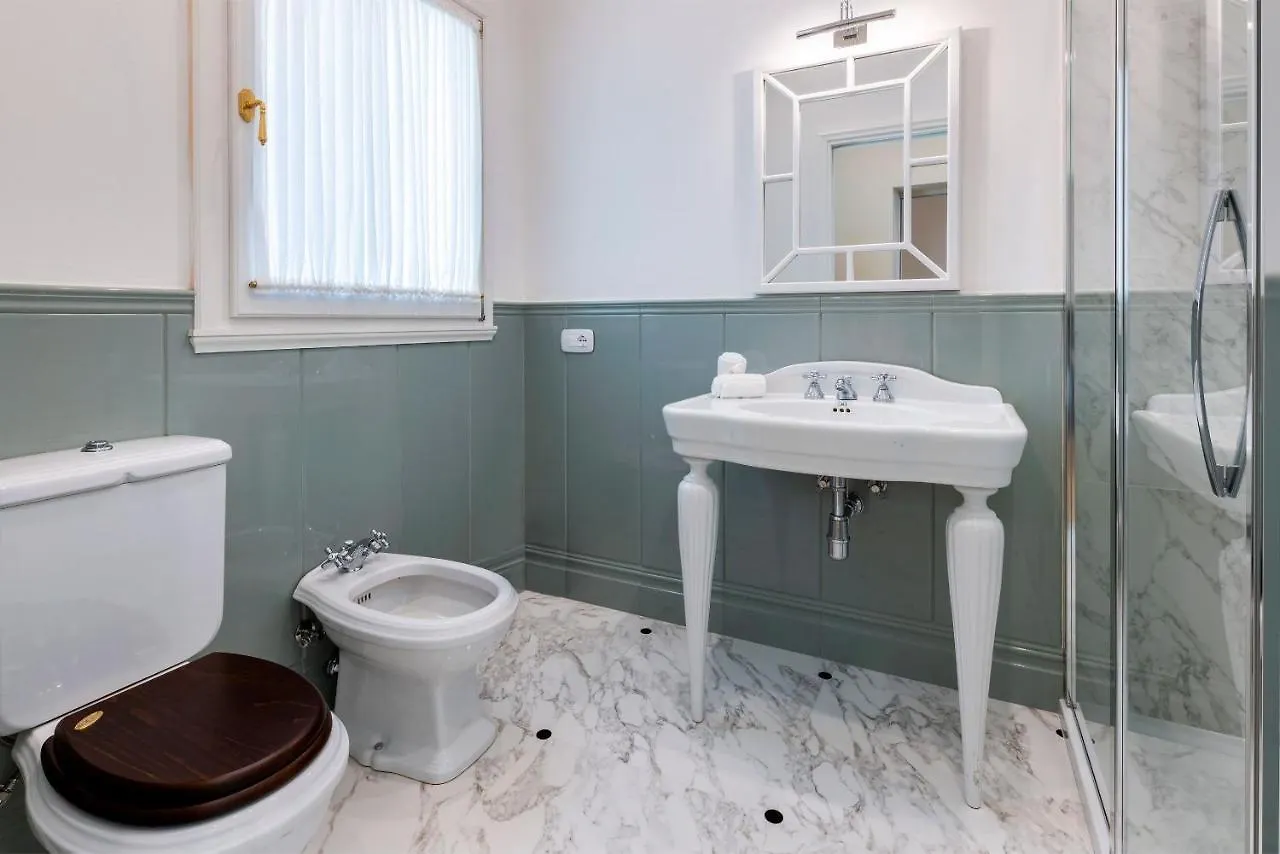 Apartment Genteel Home Via Della Spada Florence